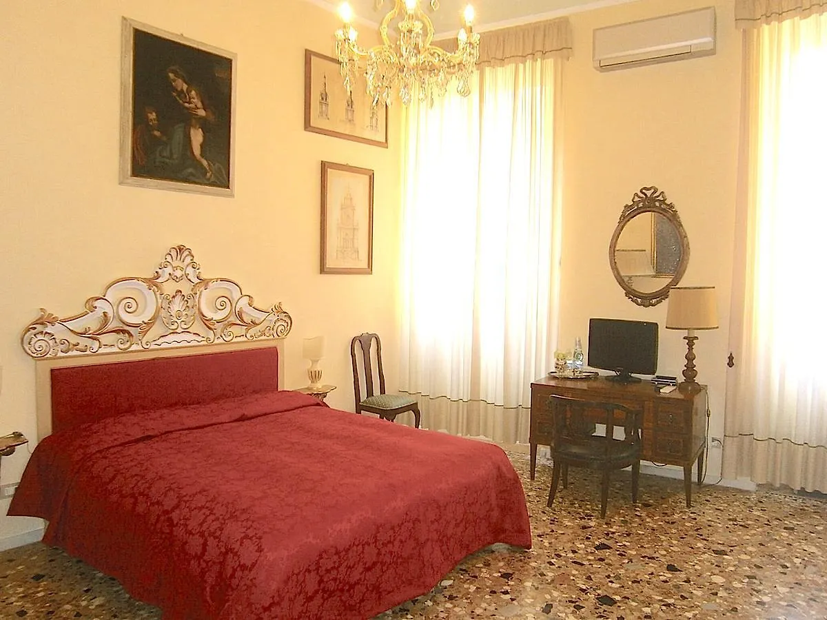 B&B Palazzo Camozzini Bed & Breakfast