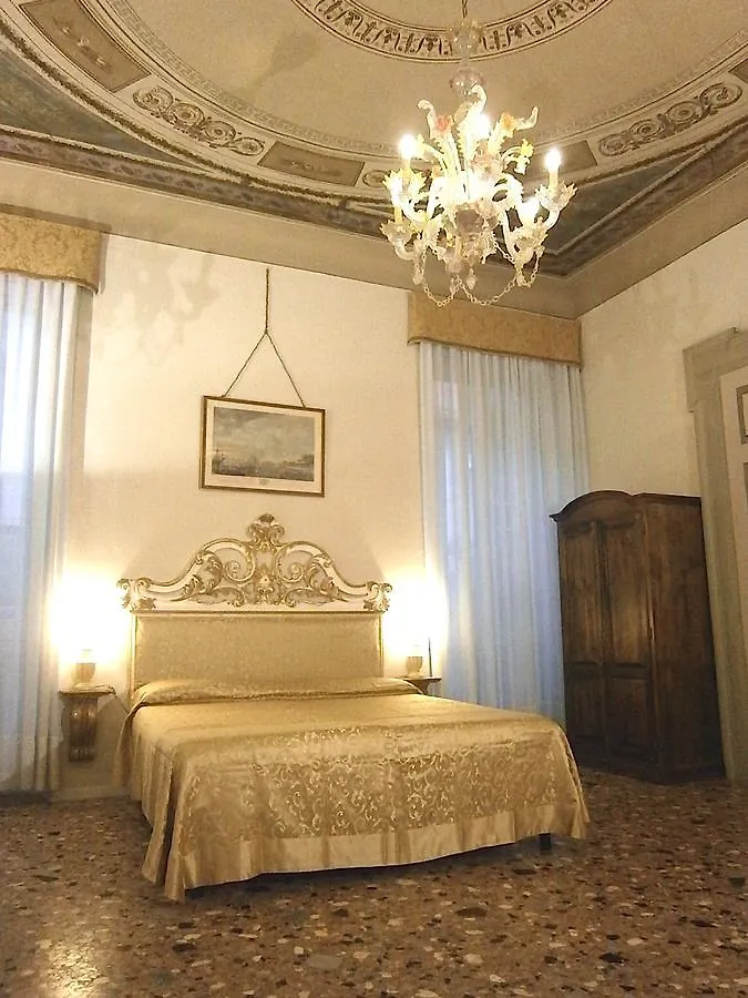 B&B Palazzo Camozzini Bed & Breakfast Verona